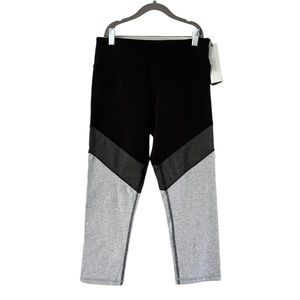 NWT Calvin Klein Performance Stretch Black and Gray 7/8 Leggings size Medium